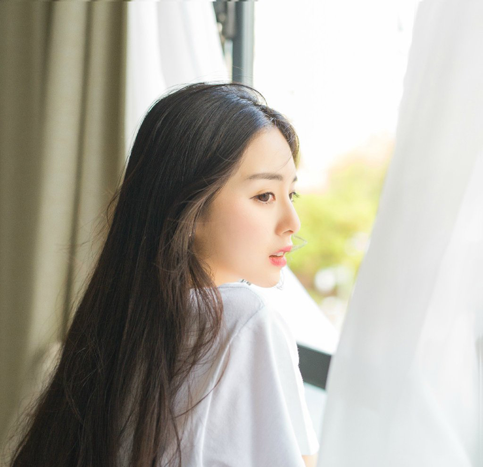 “庞先生，不是我等不明事理。”一名蜀将苦笑道：“只是冠军侯之政策，于我士族……”